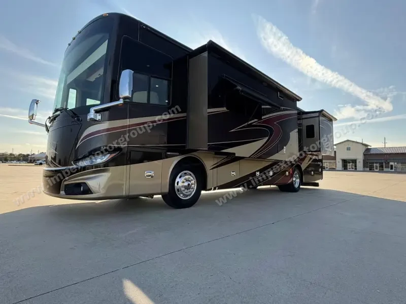 2016 Tiffin Phaeton 36 QHS photo 2